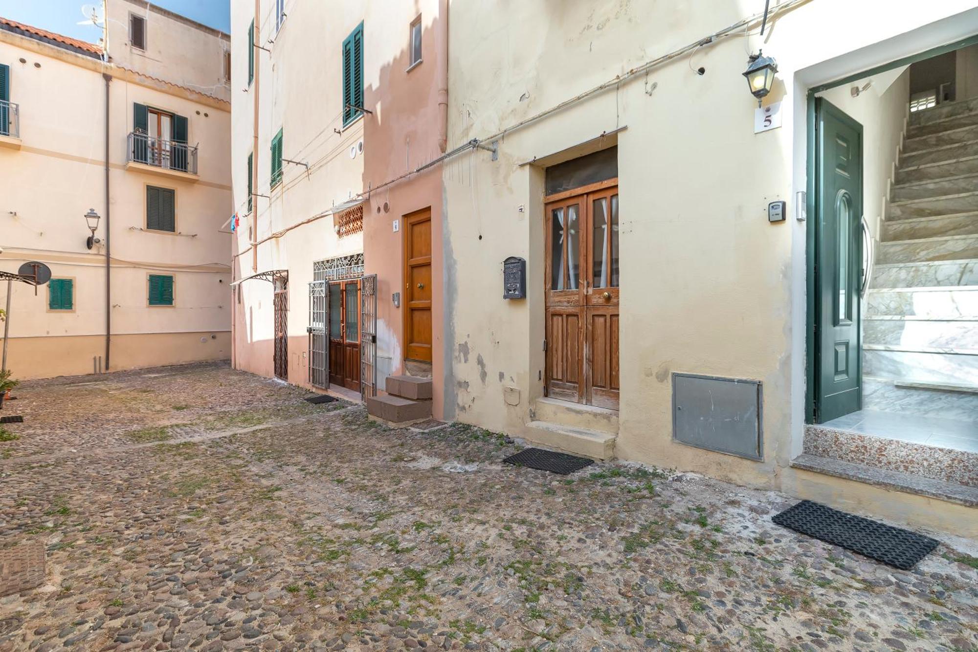 Апартаменты Sardinia Re - Casa Pinuccia Альгеро Экстерьер фото